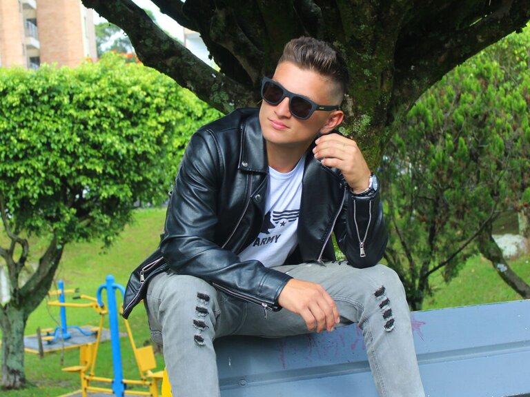 AlexClarke Cumshow Vip