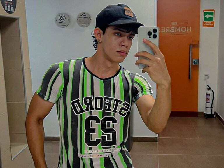 HenrySenni Cumshow Vip