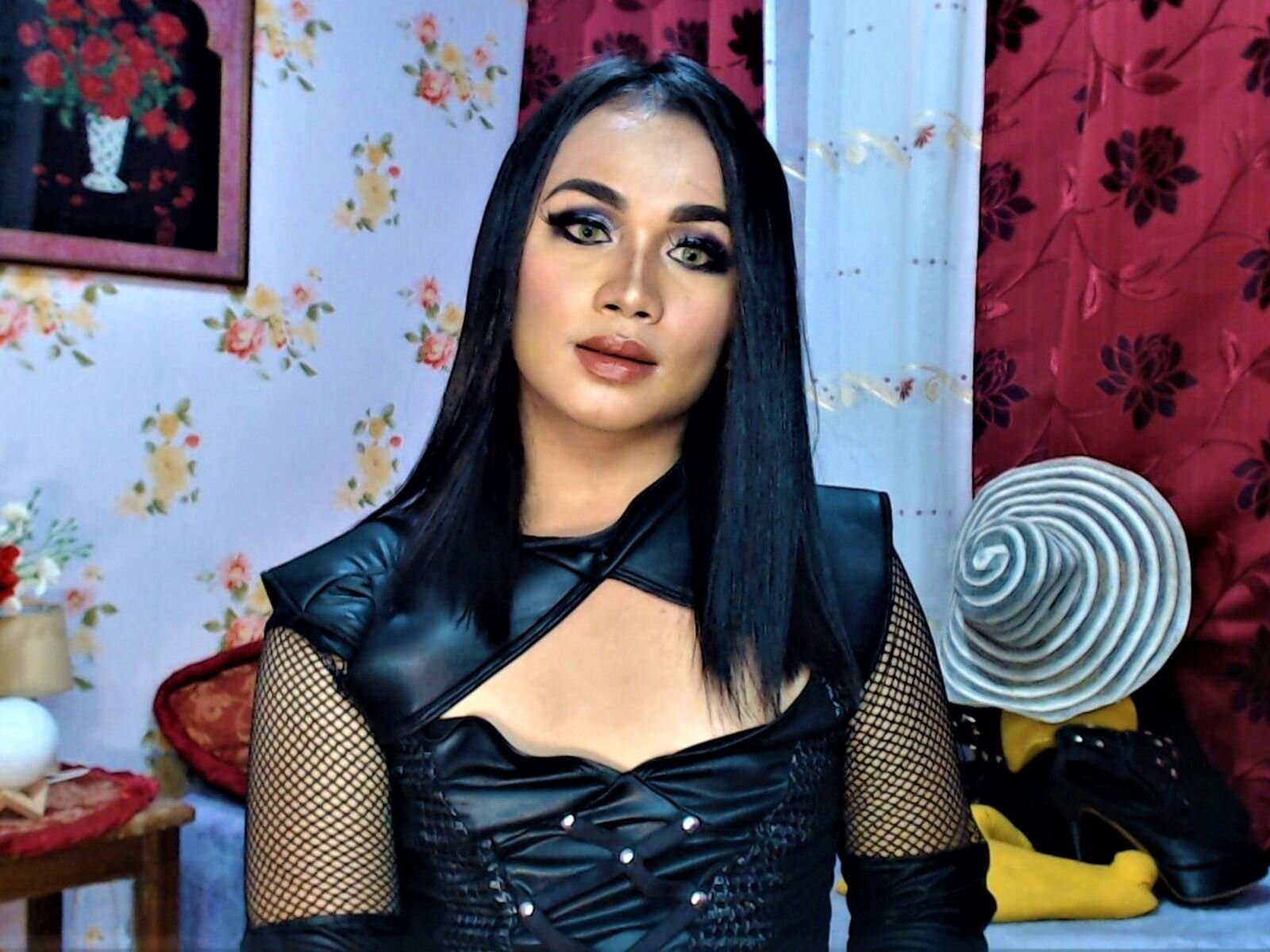 ReginaJenner Cumshow Vip