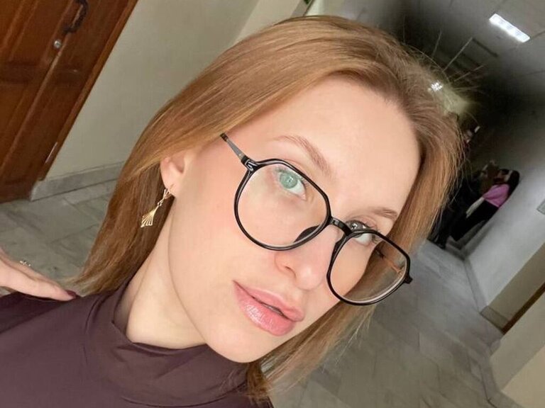 ZaraCrumpton Cumshow Vip
